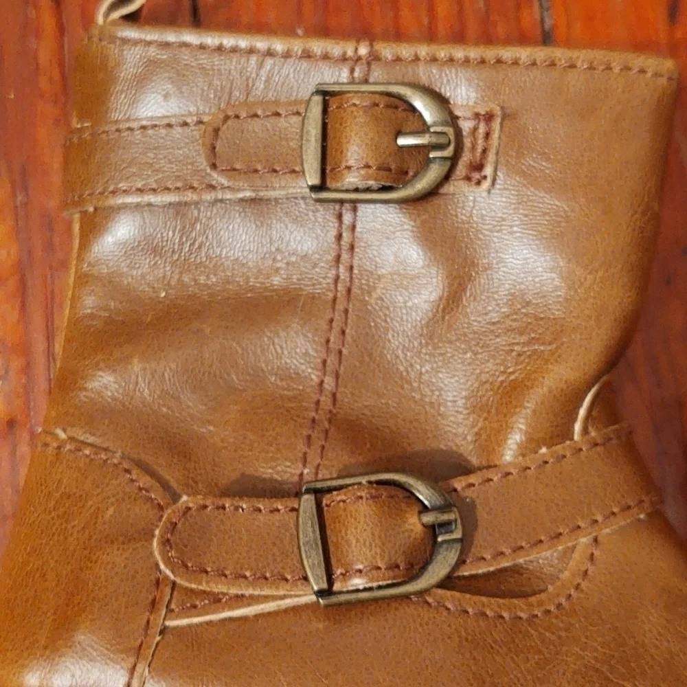 Old Navy Tall Tan Boots Sz 6-12 Months
